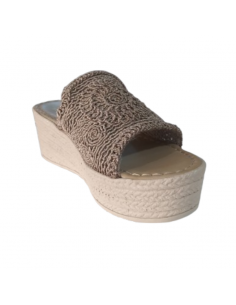 Sandale compensée beige – Tissage crochet élégant