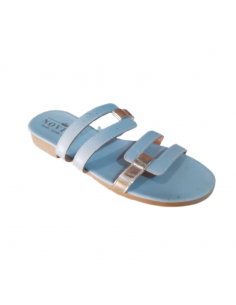 Sandale plate bleu ciel à brides dorées